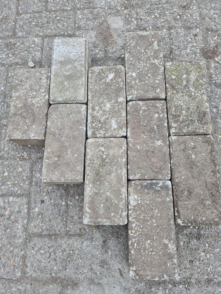 Te koop: Grijze betonklinkers (BKK)  8 cm dik - (225 m2), Tuin en Terras, Ophalen, Gebruikt, Klinkers, 10 m² of meer