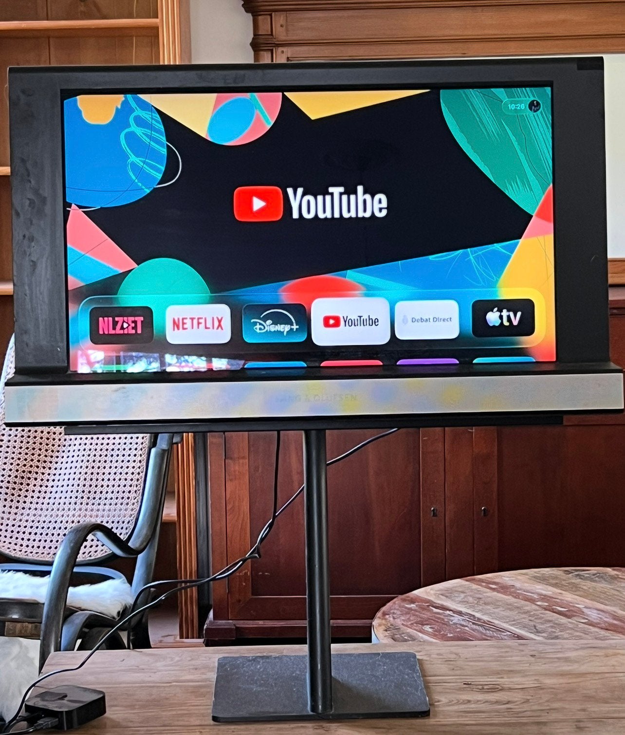 Bang & Olufsen BeoVision 8-32 – inclusief standaard, Ophalen, Zo goed als nieuw, 50 Hz, Overige merken