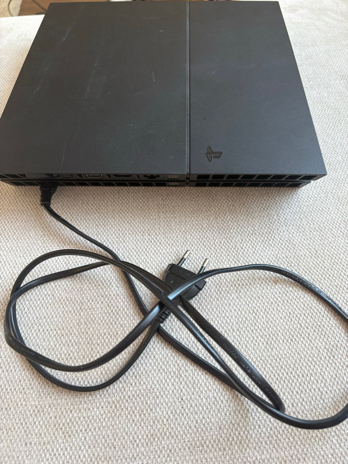 PlayStation 4 (PS4) met 2 controllers en stroomkabel, Spelcomputers en Games, Spelcomputers | Sony PlayStation 4, Met 2 controllers