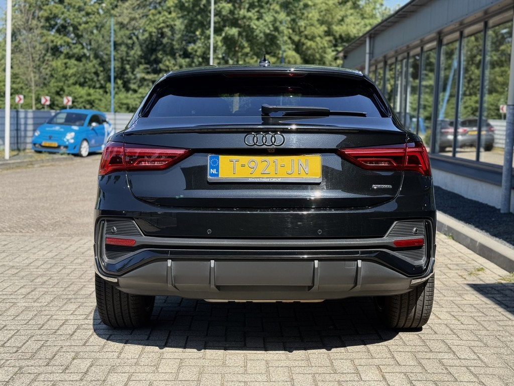 Audi Q3 Sportback 45 TFSI quattro Pro Line S (bj 2020), Auto's, Audi, Gebruikt, 4 cilinders, Leder en Stof, Zwart
