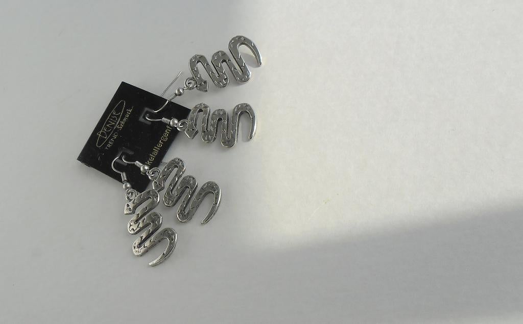verschillende vintage oorbellen jaren '70, Sieraden, Tassen en Uiterlijk, Oorbellen, Overige materialen, Hangers, Ophalen of Verzenden