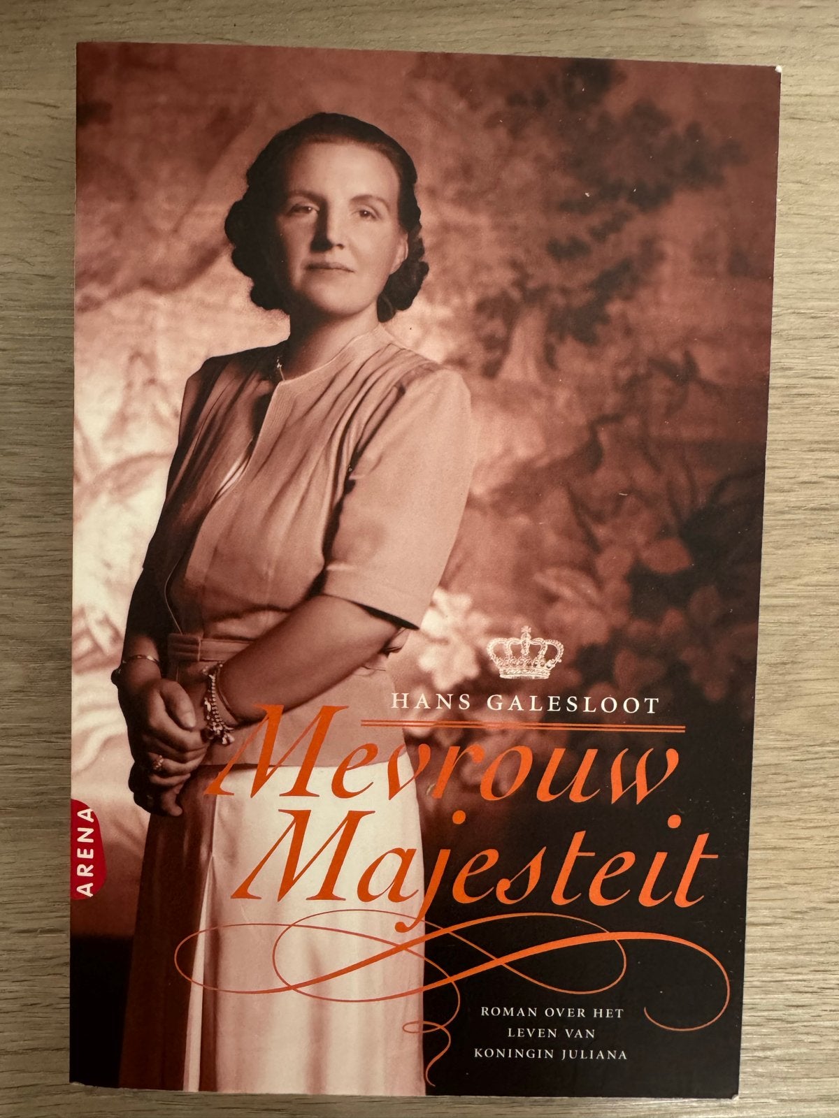 Mevrouw Majesteit - Roman over Koningin Juliana, Ophalen, Zo goed als nieuw, Overige