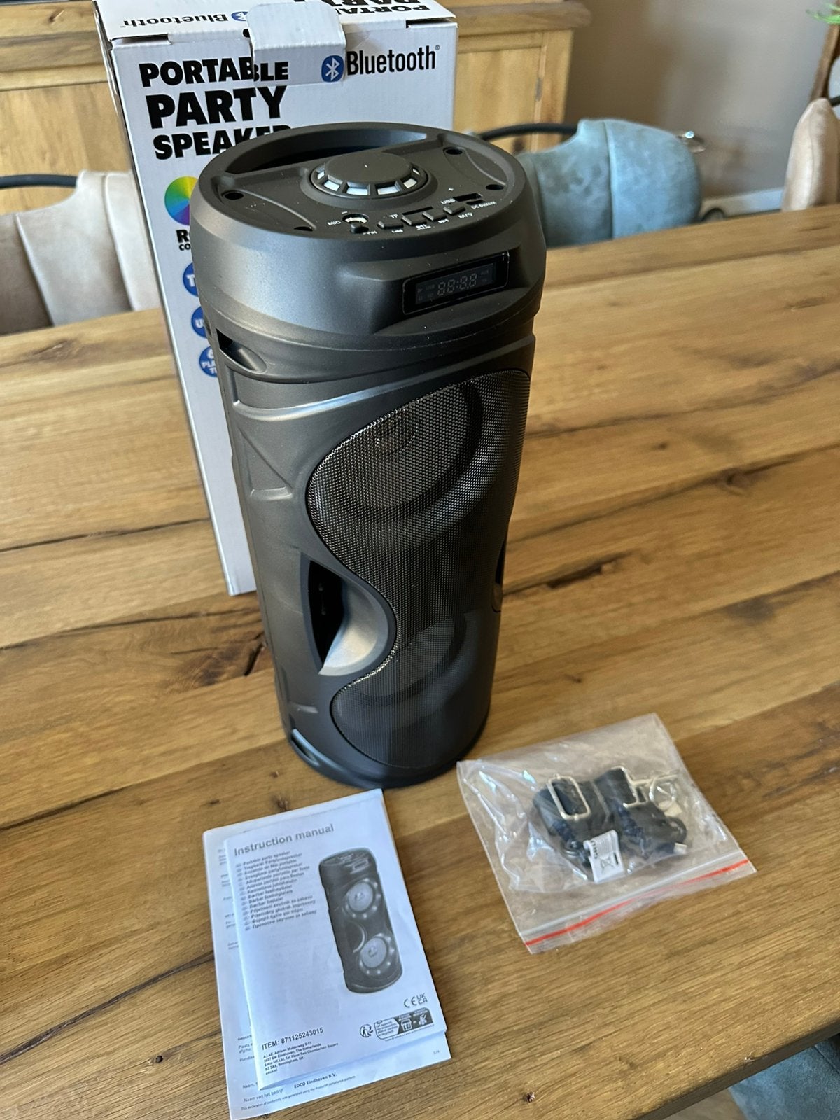 Grundig Partyseaker.nieuw in de doos 40 cm., Audio, Tv en Foto, Karaoke-apparatuur, Ophalen of Verzenden, Zo goed als nieuw, Complete set