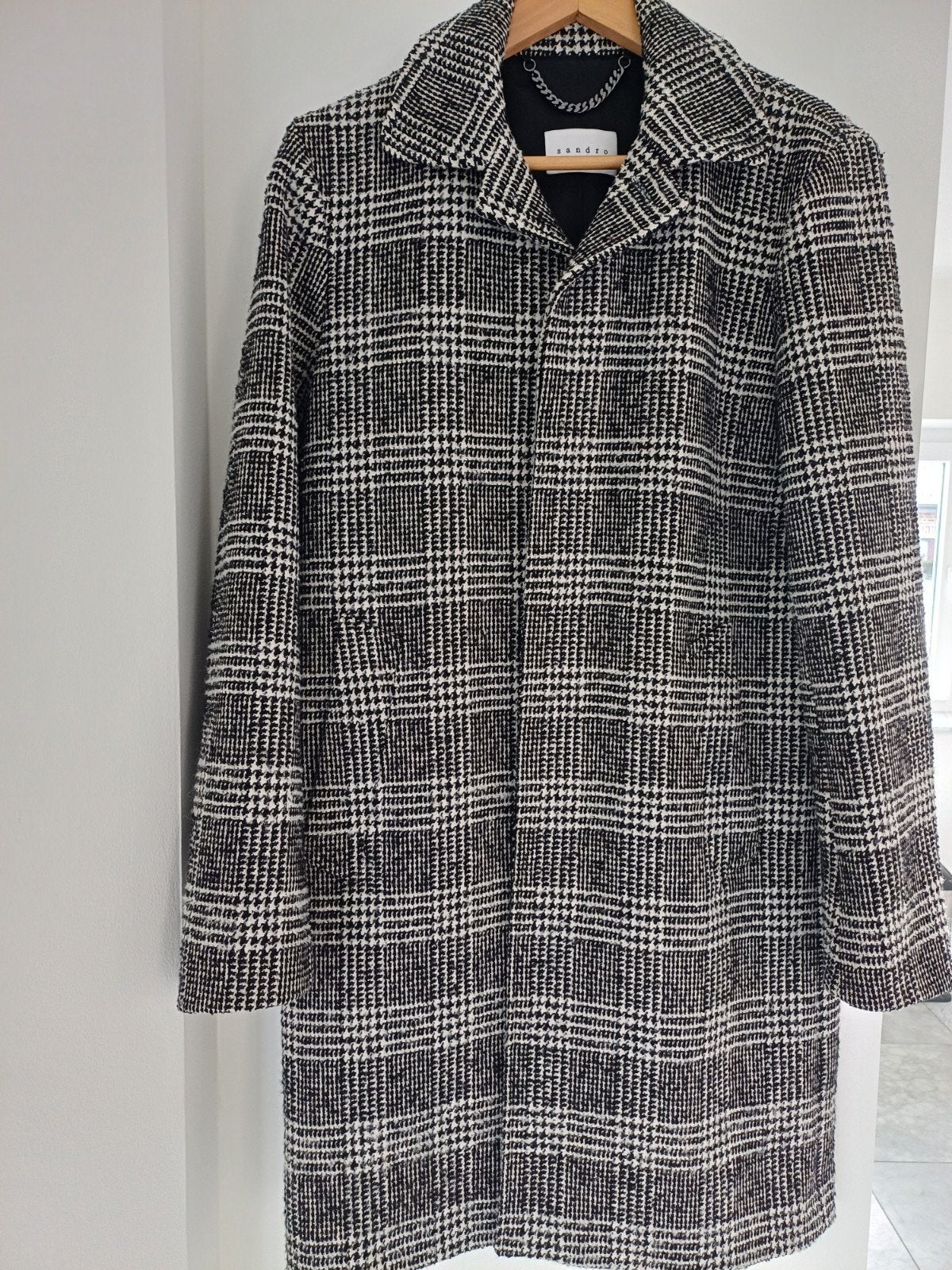 Sandro Paris mantel / winterjas maat 40
Nieuwprijs €585,00, Maat 38/40 (M), Zwart, Sandro, Ophalen of Verzenden