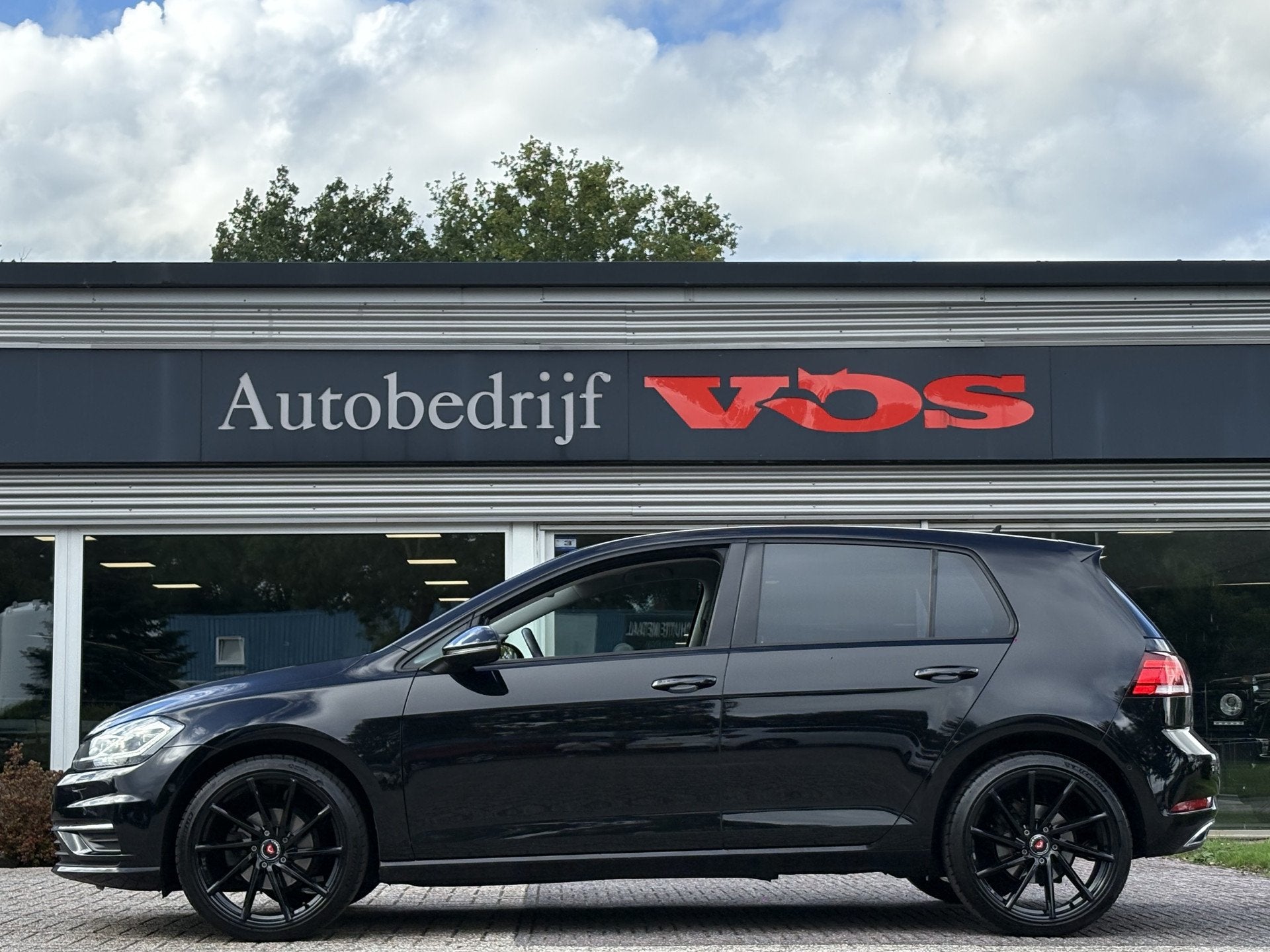 Volkswagen Golf 1.0 TSI Highline DSG | ACC | Stuurverwarming, Stof, Gebruikt, 620 kg, Zwart