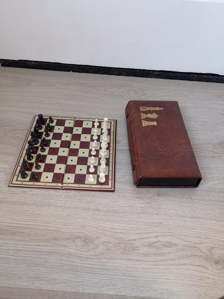 opbergbox van een compact reisschaakspel., Ophalen of Verzenden