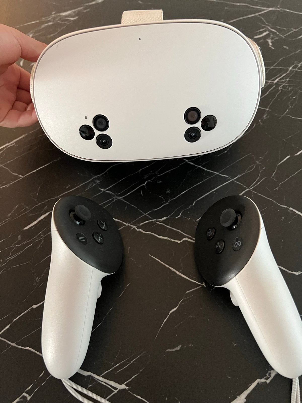 Meta Quest 2 VR-bril met controllers, Ophalen, Zo goed als nieuw, VR-bril, Overige platformen