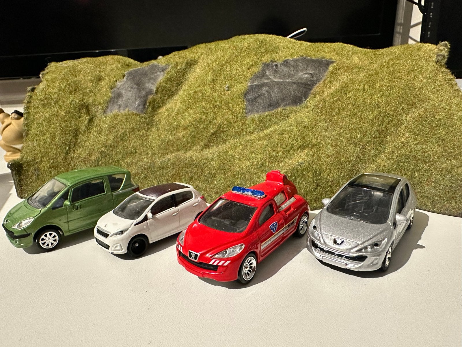 Norev Peugeot modellen 1:64: 308, H2O Fuel Cell, 1007, Ophalen of Verzenden, Gebruikt, Auto, Norev