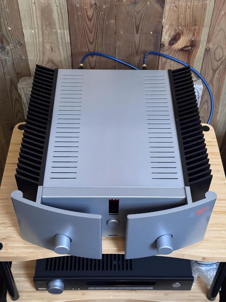 revel le-1 / Subwoofer versterker, 120 watt of meer, Ophalen, Overige merken, Gebruikt
