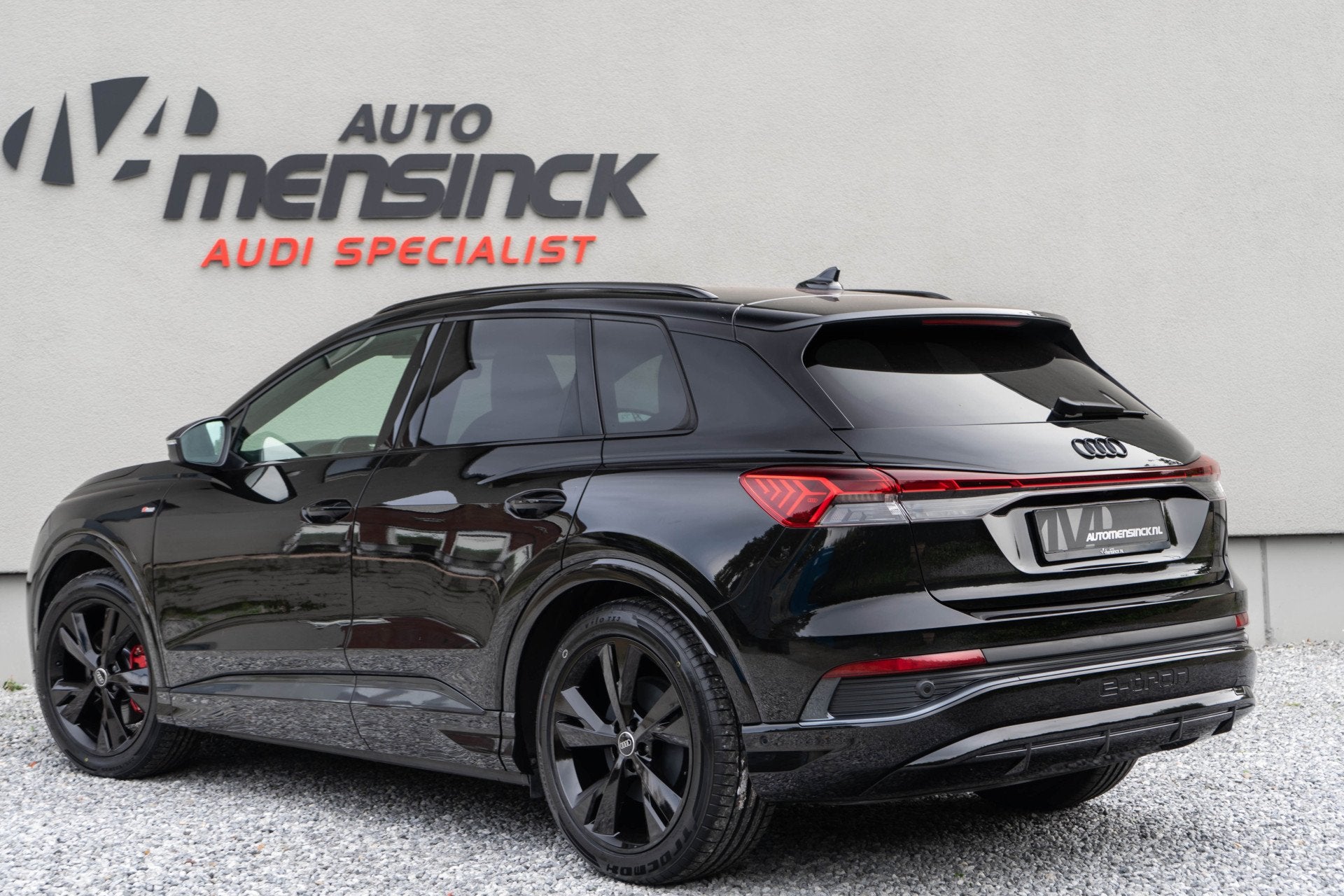 Audi Q4 e-tron 40 / 2x S-line/ Standkachel/ Adaptive Cruise, Automaat, Achterwielaandrijving, Gebruikt, Zwart