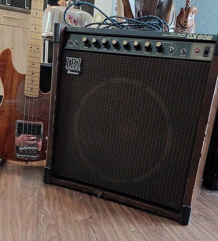 Ibanez GX60B 15 inch Basversterker met ingebouwde Compressor, Muziek en Instrumenten, Versterkers | Bas en Gitaar, Ophalen, Gebruikt