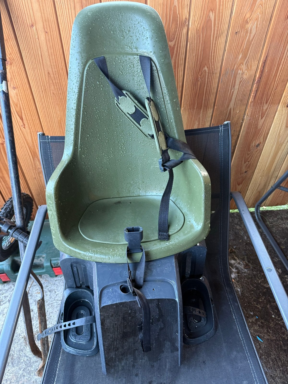 Gebruikt fietszitje voor kinderen - Groen, Fietsen en Brommers, Fietsaccessoires | Fietsstoeltjes, Ophalen, Achterzitje, 9 t/m 18 kg