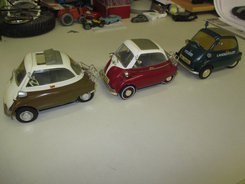 BMW Isetta modelauto, Ophalen of Verzenden, Zo goed als nieuw, Auto, Revell