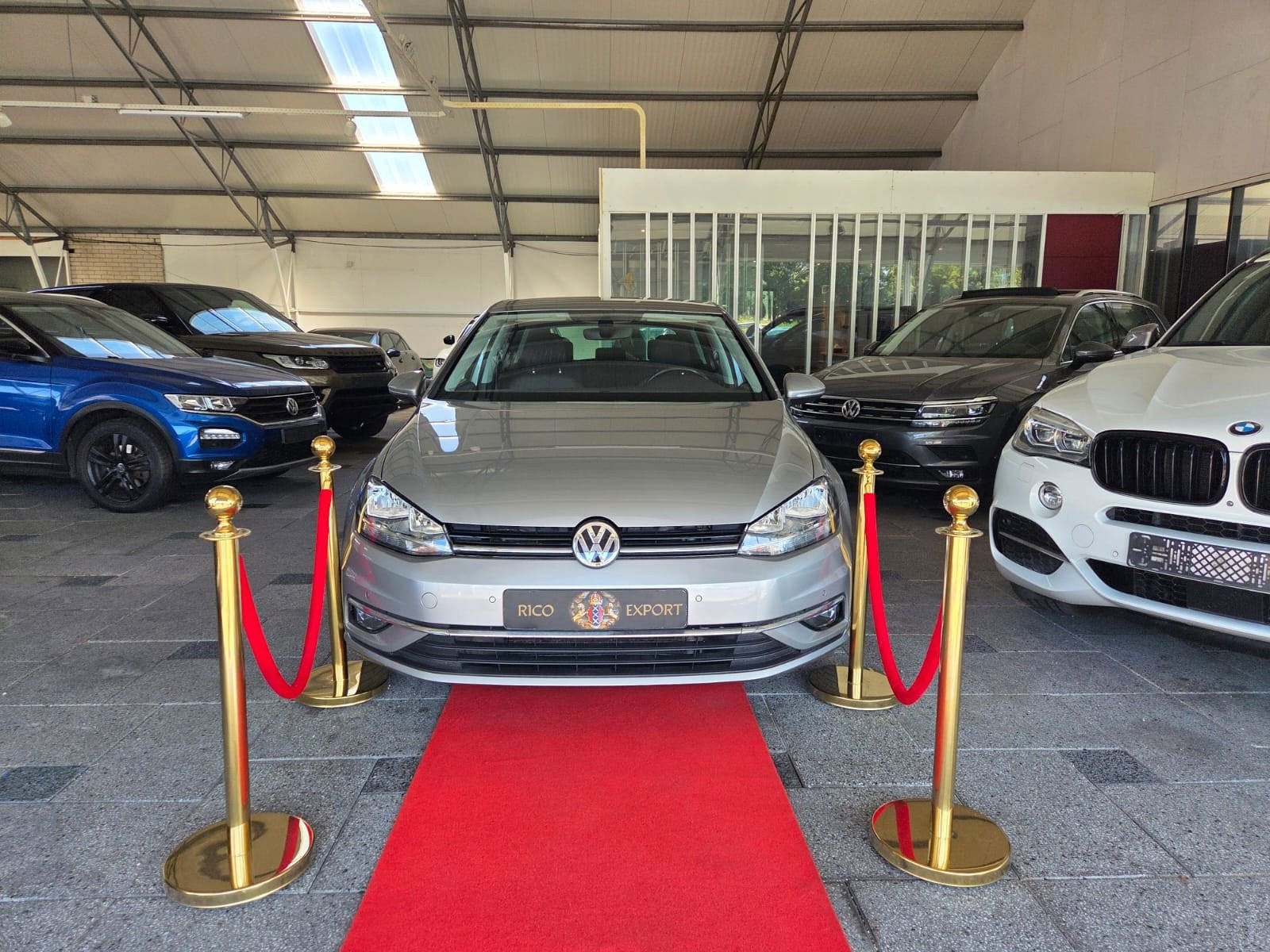 Volkswagen Golf TDI Highline + Automaat + DIGI DASH FACELIFT, Auto's, Gebruikt, 4 cilinders, 116 pk, Origineel Nederlands