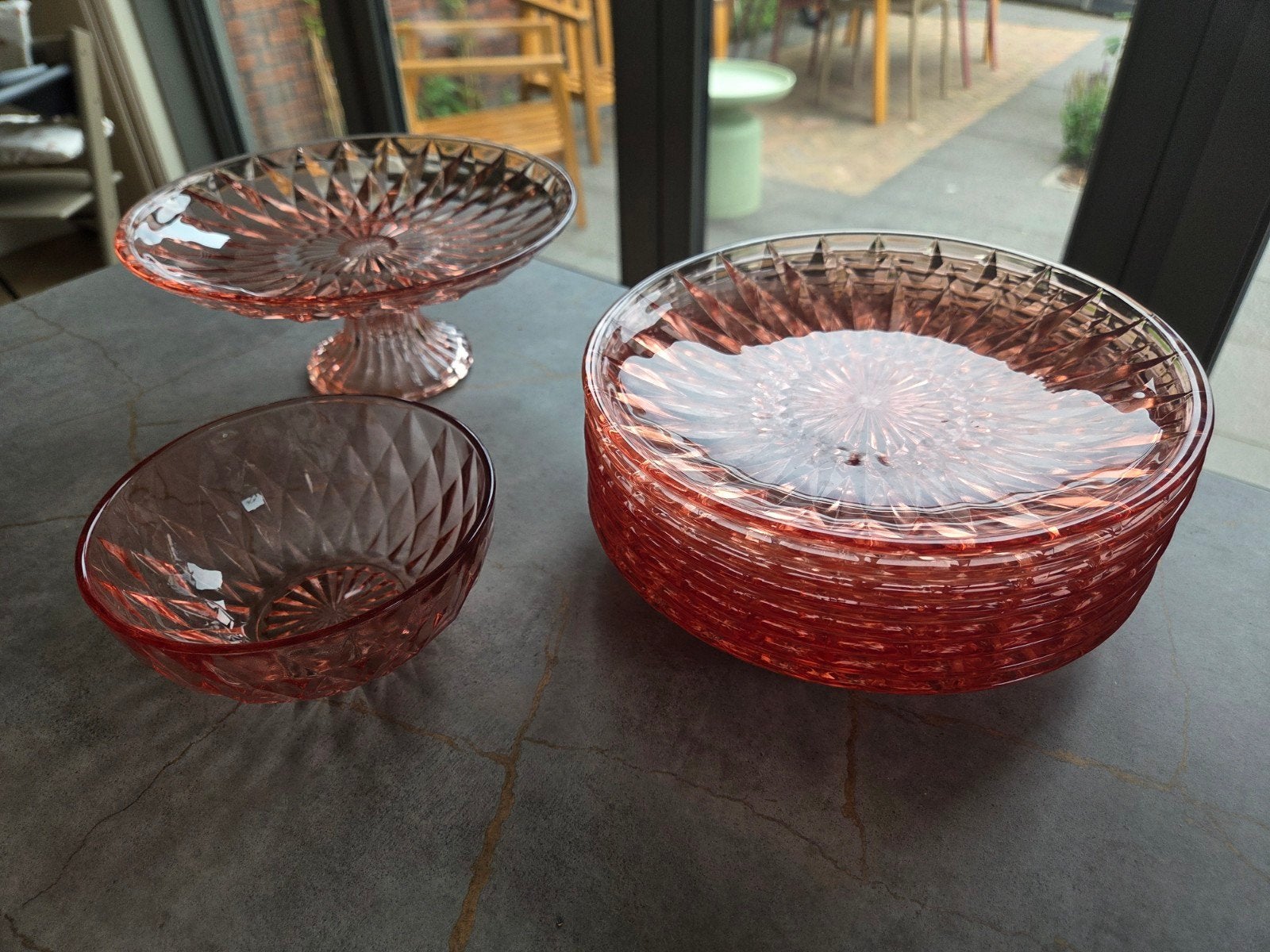 Gusta Taarthouder en gebaksbordjes - Roze Glas, Huis en Inrichting, Keuken | Servies, Overige merken, Vintage, Ophalen of Verzenden