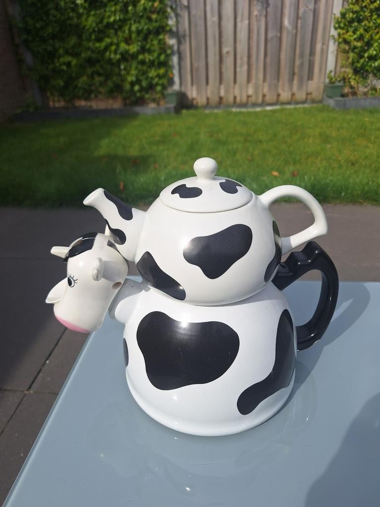 Koe Theepot Set Keramiek - Thee voor een + warmer ZGAN, Ophalen of Verzenden, Winnie de Poeh of vrienden, Zo goed als nieuw, Servies