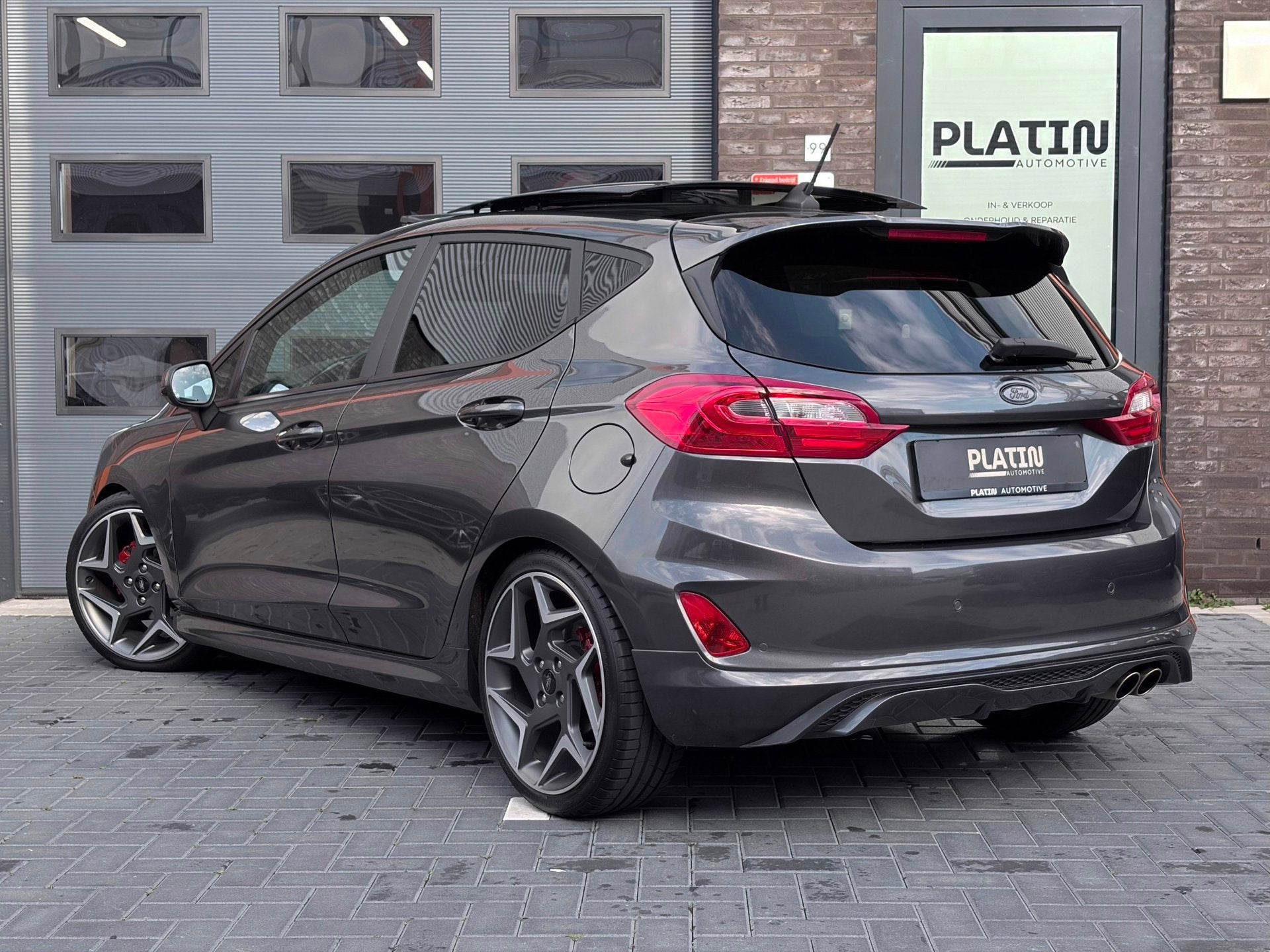 Ford Fiesta 1.0 EcoBoost ST-Line 140pk|ST-Ombouw|Pano|Dealer, Auto's, Voorwielaandrijving, Dealer onderhouden, Stof, Gebruikt