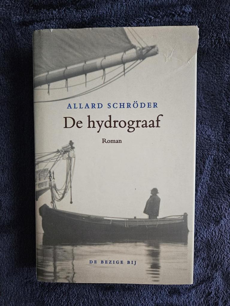 Allard Schröder - De hydrograaf, Boeken, Ophalen of Verzenden, Gelezen, Allard Schroder