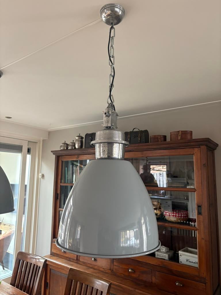 Industriële hanglampen -Grijs metaal, Huis en Inrichting, Lampen | Hanglampen, Ophalen of Verzenden, Zo goed als nieuw, Metaal