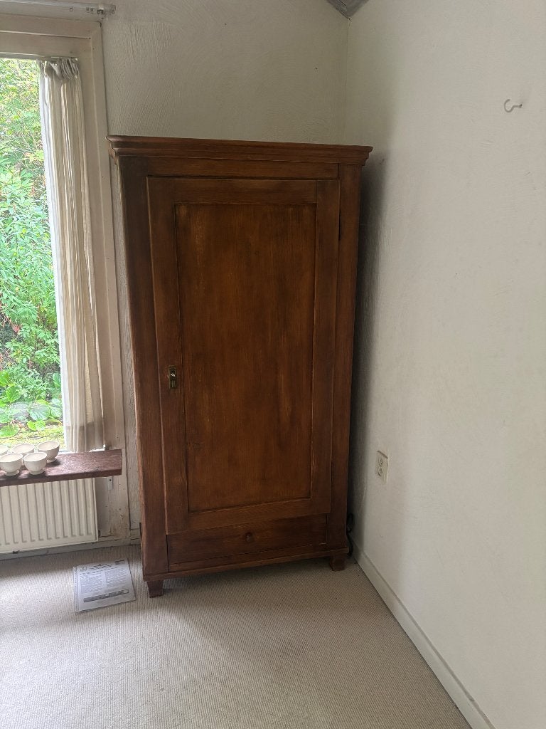 Oude grenen kast, Ophalen of Verzenden