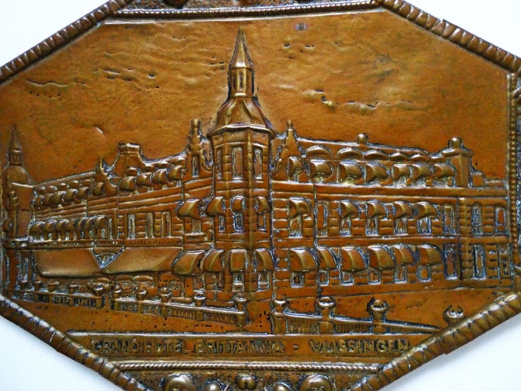 Latoen koperen wandplaat  Grand Hotel Brittania Vlissingen, Antiek en Kunst, Ophalen of Verzenden