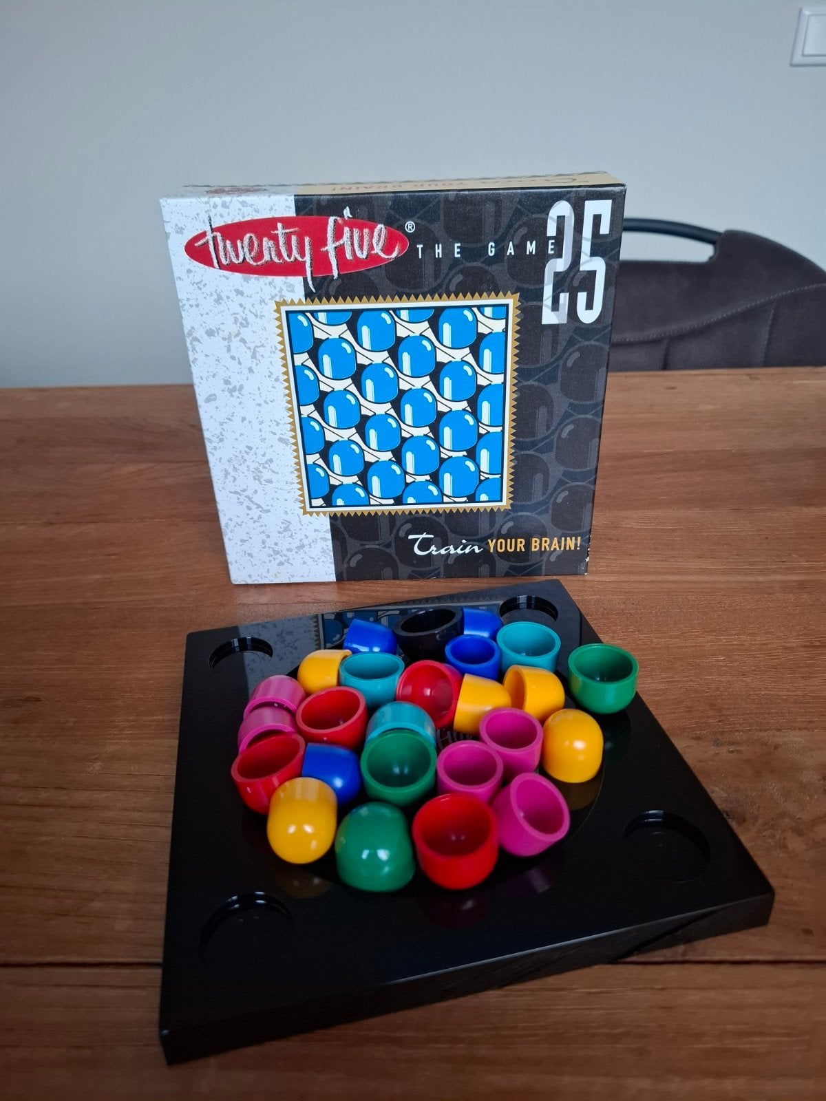 Twenty Five The Game - Train Your Brain! (Puzzelspel), Een of twee spelers, Ophalen of Verzenden, Zo goed als nieuw, Identity Games