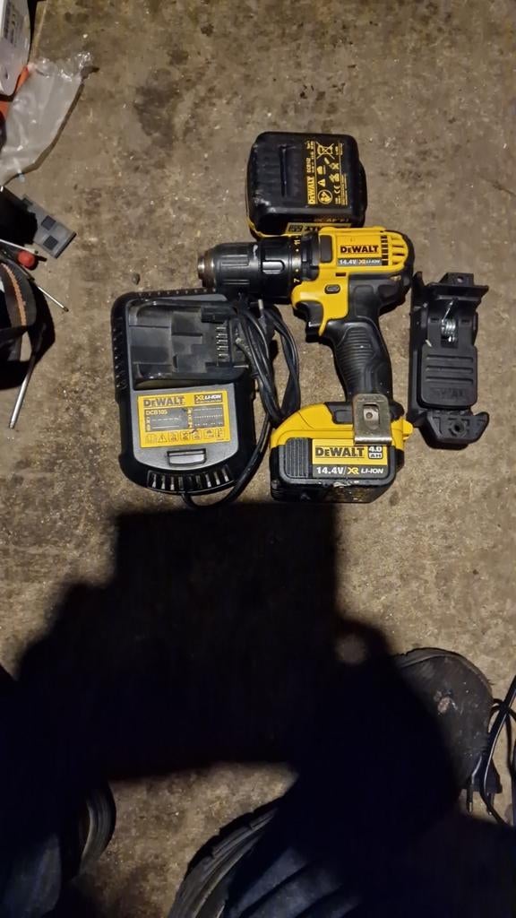 DeWalt Schroef/Boormacht Accu's en Lader -, Gebruikt, Variabele snelheid, Ophalen of Verzenden, Boor- en Schroefmachine