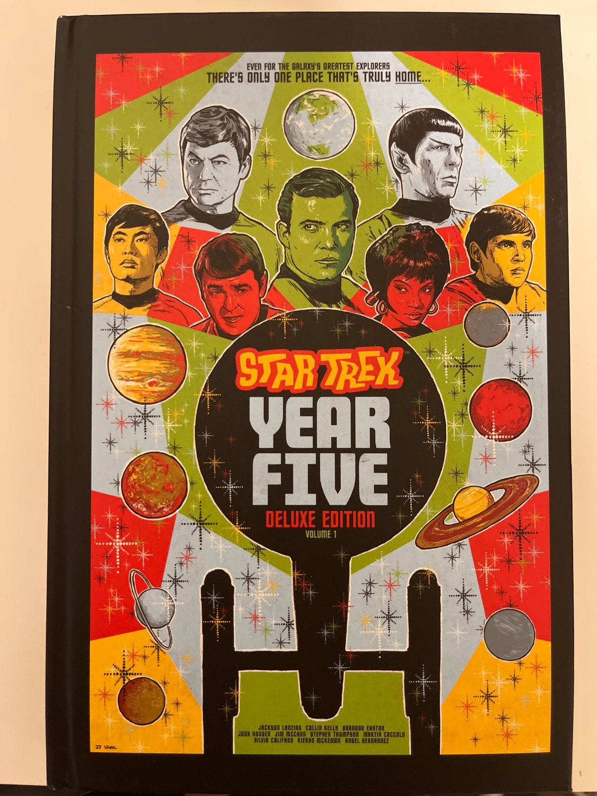Star Trek Year Five Deluxe Edition Volume 1, Eén stripboek, Ophalen of Verzenden, Zo goed als nieuw