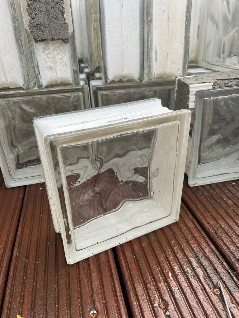 Glazen transparante bouwstenen, 132 stuks, Doe-het-zelf en Verbouw, Glas en Ramen, Ophalen, Gebruikt, Minder dan 80 cm