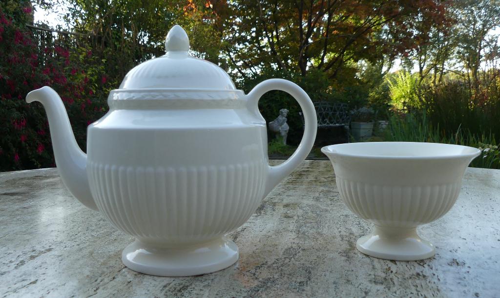 Wedgwood EDME Theepot K + S Schalen Gebak Sauskan, Nieuw, Ophalen of Verzenden, Wedgwood, Porselein