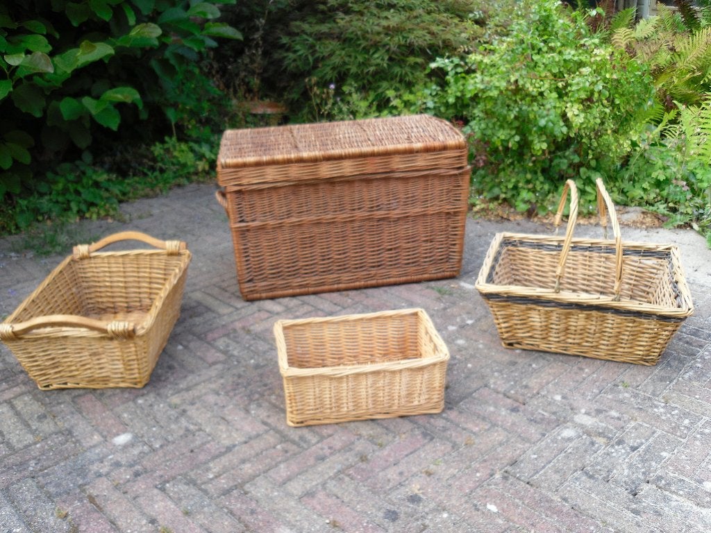rieten manden en wasmand, Huis en Inrichting, Woonaccessoires | Schalen en Manden, Ophalen, Gebruikt, Mand, Met deksel