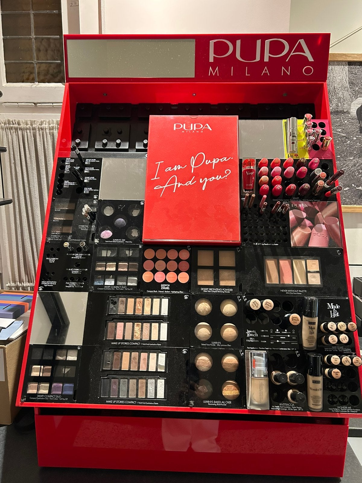 Pupa make-up standaard met testers, Ophalen, Gebruikt, Gehele gezicht, Make-up