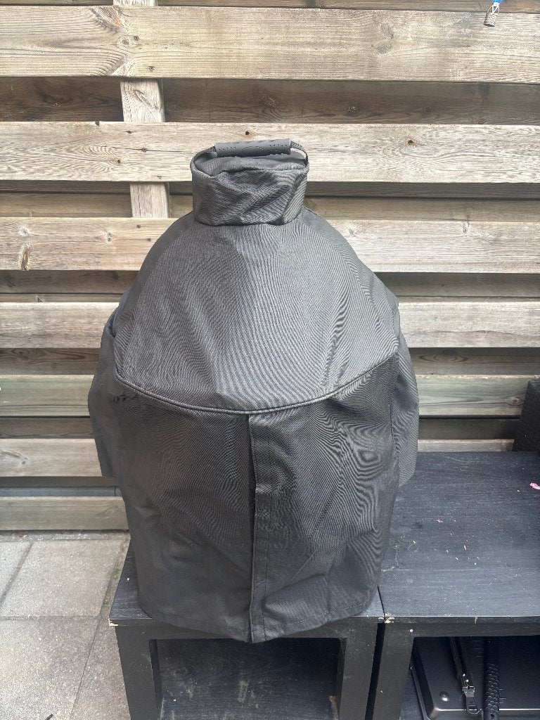 The Bastard Compact Kamado barbecue, Tuin en Terras, Houtskoolbarbecues, Zo goed als nieuw, Met accessoires, Ophalen