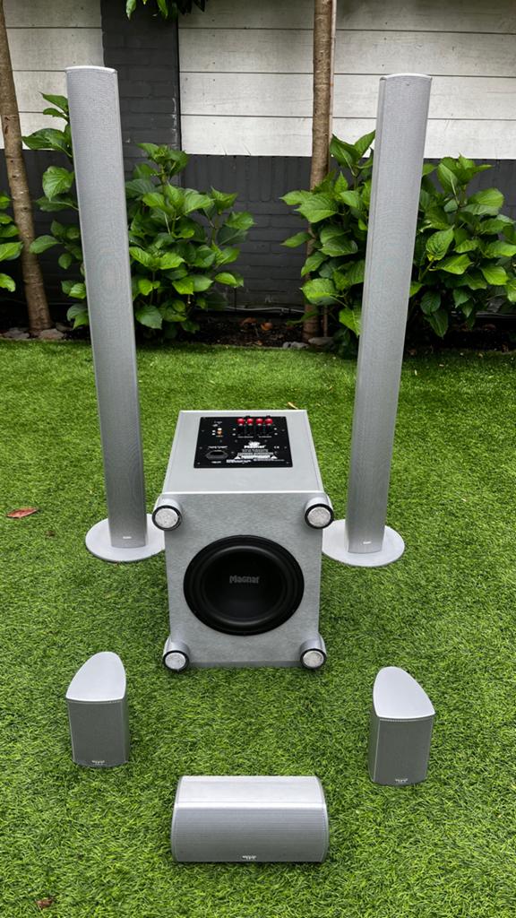 Magnat Needle Alu 9000 Surround Speakers met Subwoofer, Gebruikt, 70 watt of meer, 5.1-systeem, Overige spelers