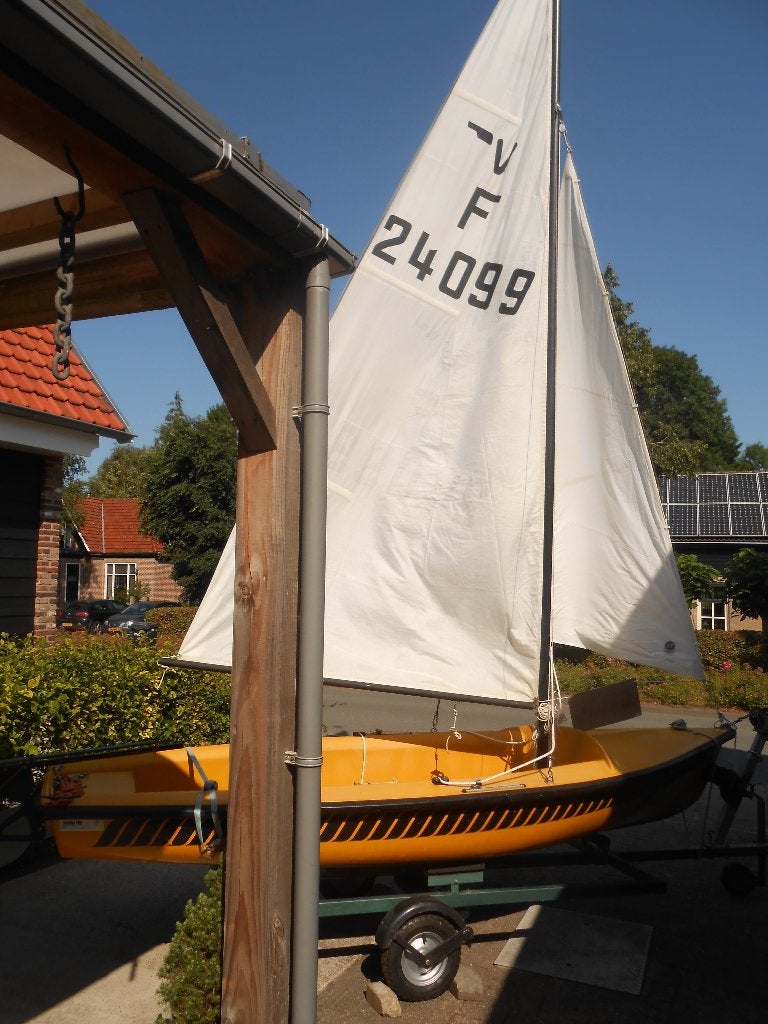 Varuna 400 Zeil boot + trailer vaarklaar, Ophalen