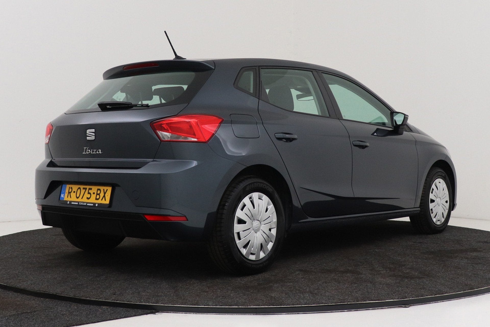 Seat Ibiza 1.0 MPI 80 pk Reference | Org NL | CarPlay | Crui, Voorwielaandrijving, Stof, LED verlichting, Ibiza