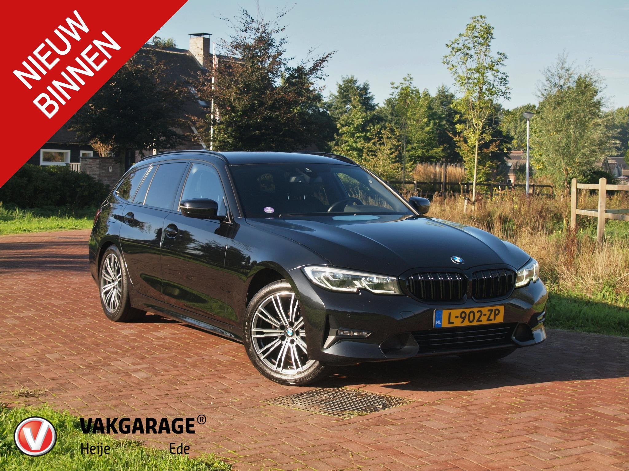 BMW 3-serie Touring 318i Business Edition Plus | Trekhaak |, Automaat, Achterwielaandrijving, Gebruikt, Zwart