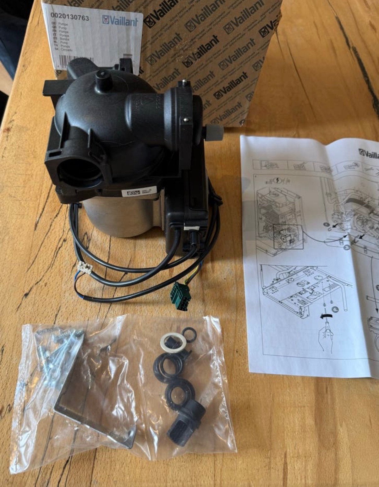 Vaillant circulatiepomp 0020130763 Grundfos UPM2 15-60 nieuw, Ophalen of Verzenden, Nieuw