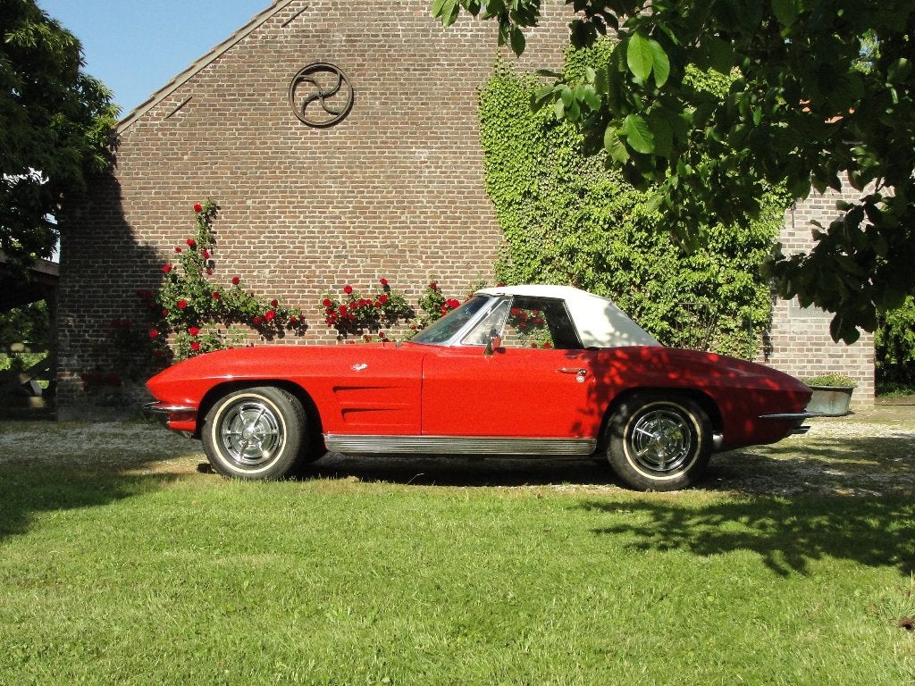 Chevrolet Corvette C2 Sting Ray, Achterwielaandrijving, Zwart, Handgeschakeld, Particulier