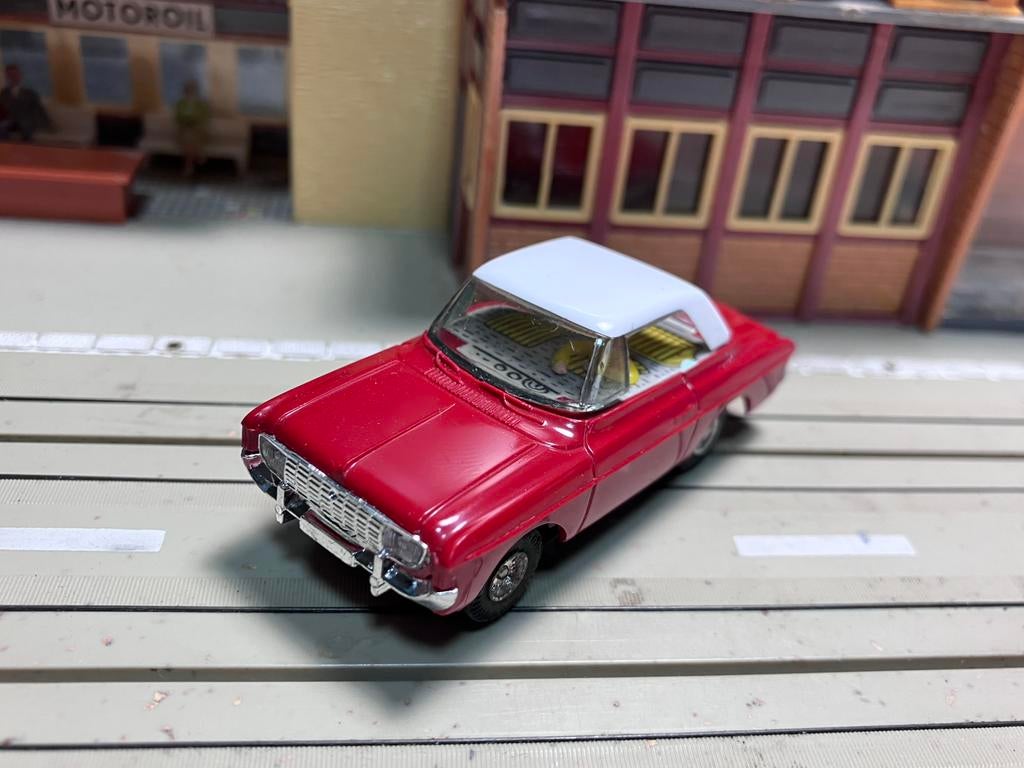Faller AMS Ford 20M Taunus rood/wit nieuw blokmotor B4, Ophalen of Verzenden, Zo goed als nieuw, Elektrisch, Overige merken