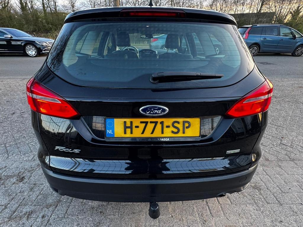 Ford Focus Wagon 1.5 EcoBoost Titanium|xenon|camera|navi|hal, Auto's, Ford, Euro 6, 4 cilinders, Leder en Stof, Zwart