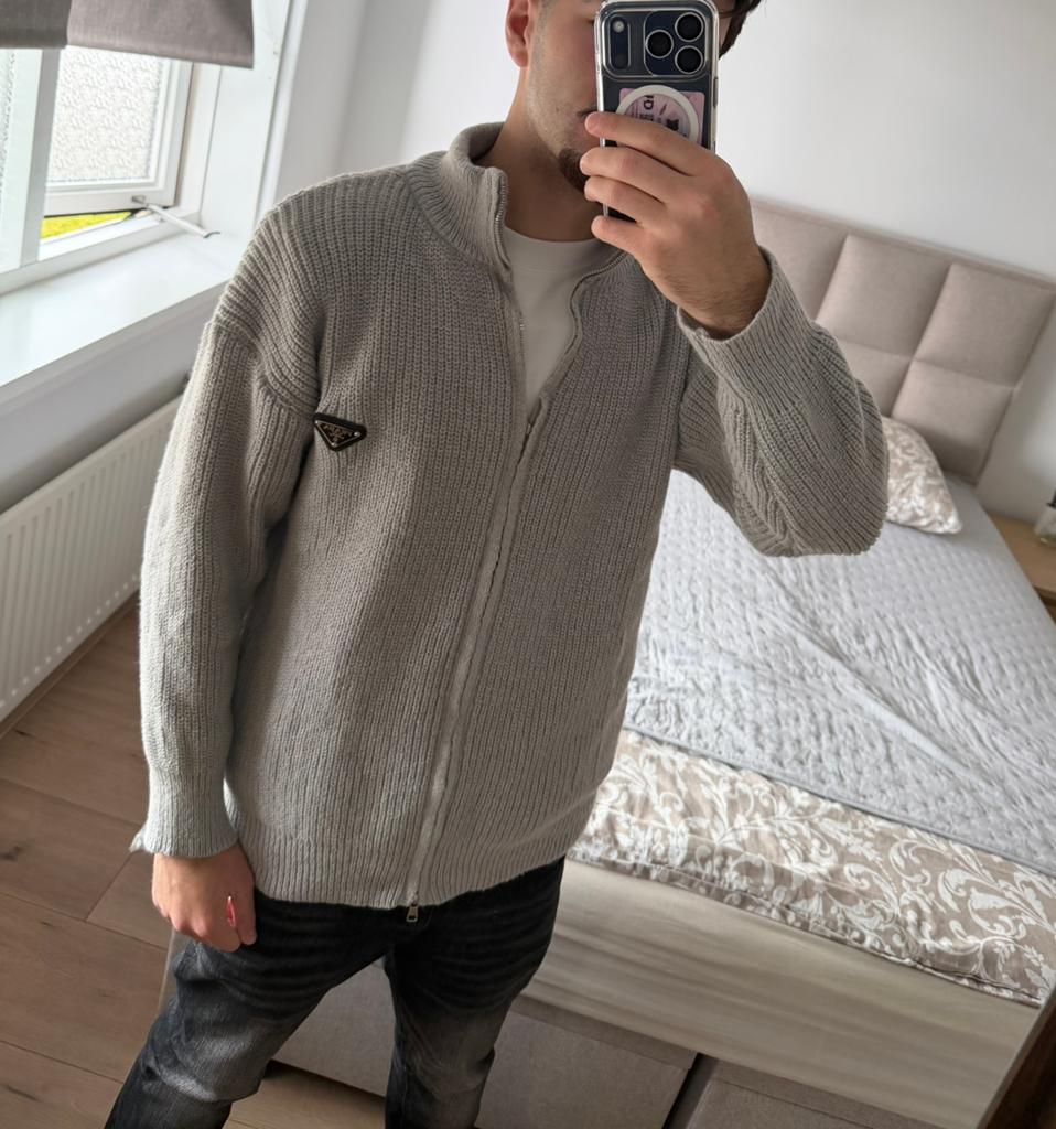 Prada vest maat xl die valt als m, Ophalen of Verzenden, Nieuw, Maat 48/50 (M), Grijs
