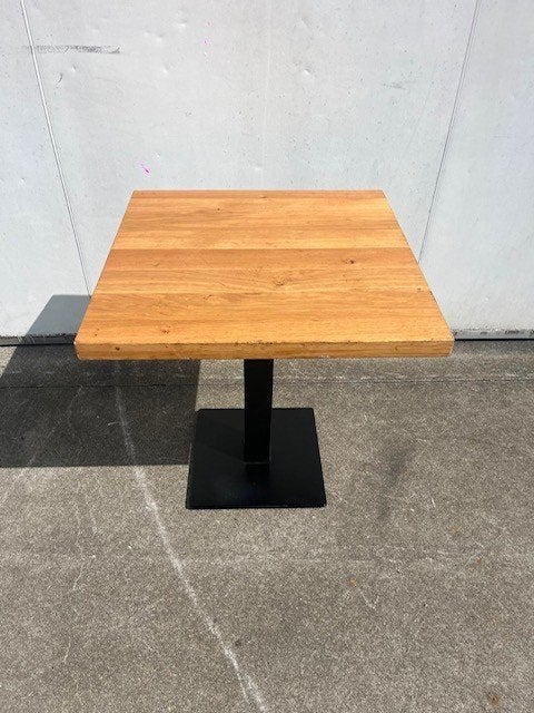 1 stuk tafel 70x70 cm restaurant cafe bistro eiken tafel, Antiek en Kunst, Ophalen