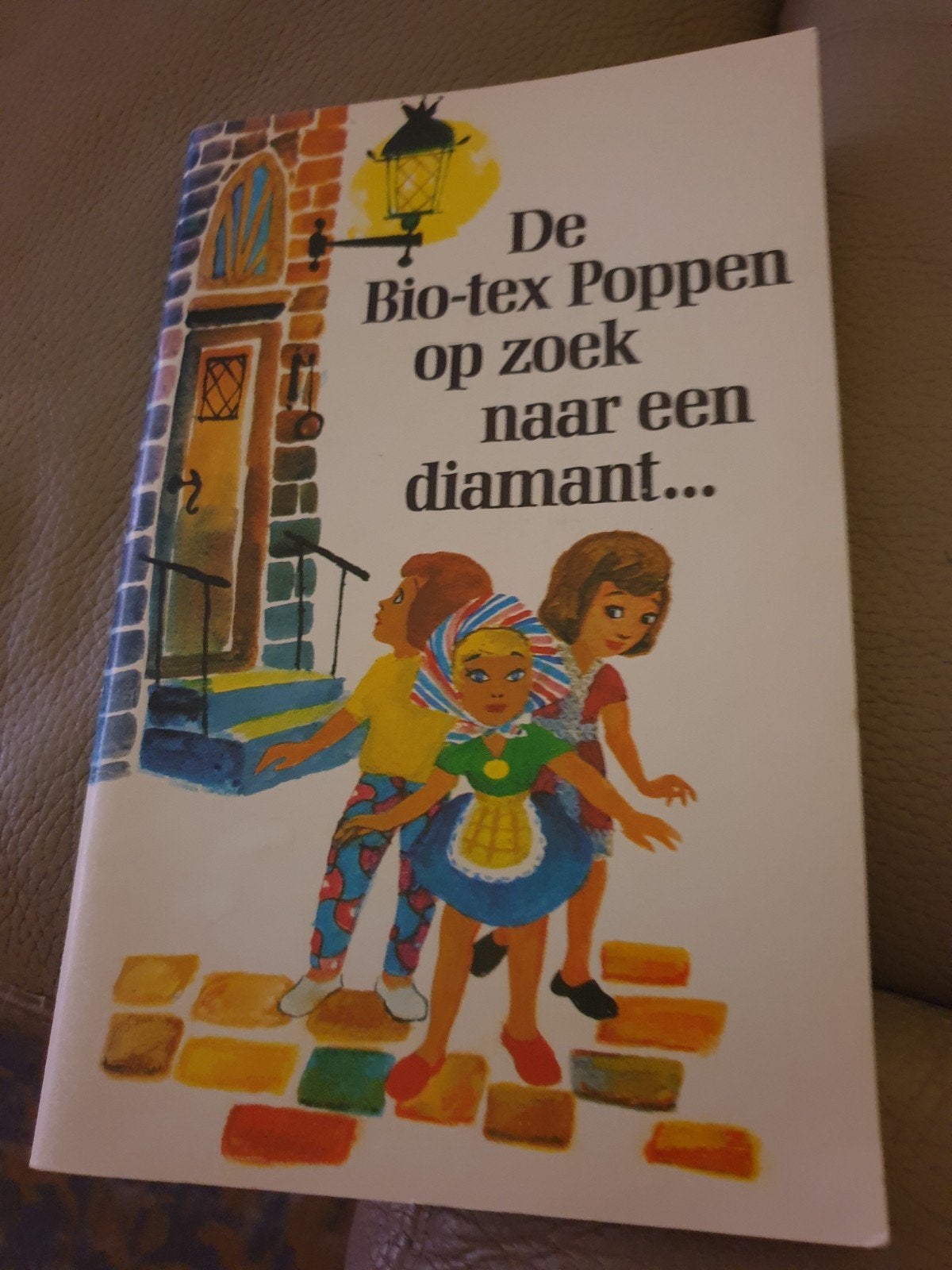 De Bio-tex Poppen op zoek naar een diamant..., Ophalen of Verzenden, Gelezen, Onbekend, Fictie algemeen