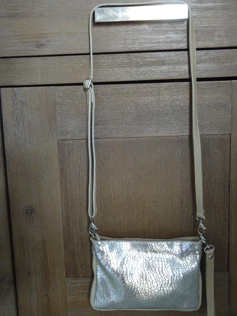 Leren schoudertas clutch zilver metallic tasje Giuliano tas, Ophalen of Verzenden, Zo goed als nieuw, Overige kleuren, Schoudertasje