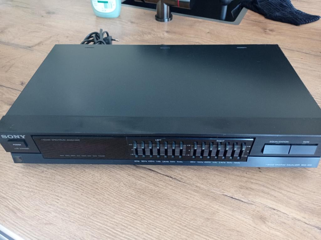 SONY SEQ-300 Stereo Grafische Equalizer., Audio, Tv en Foto, Stereo-sets, Ophalen of Verzenden, Gebruikt, Sony, Losse componenten
