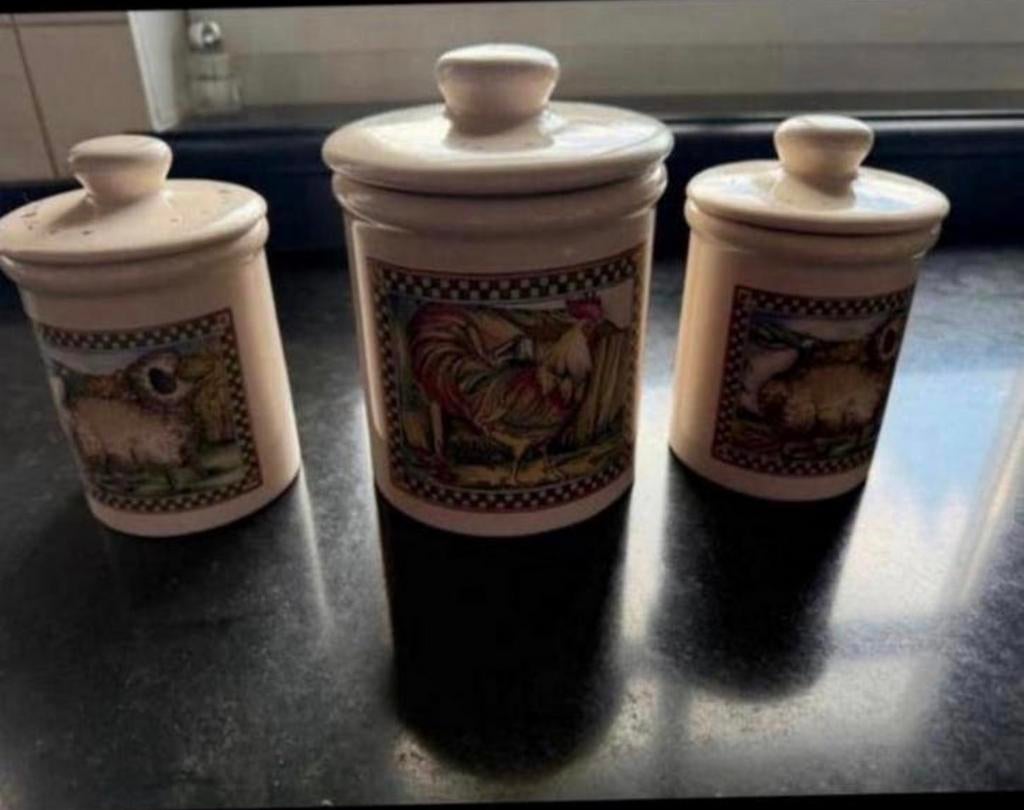 Set van 3 charmante porseleinen voorraadpotten, landelijk, Ophalen of Verzenden, Zo goed als nieuw, Overige materialen, Pot, Bus of Blik