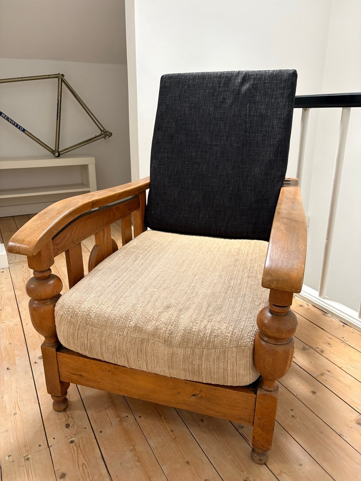 Vintage houten fauteuil (rookstoel) met comfortabele kussens, Ophalen
