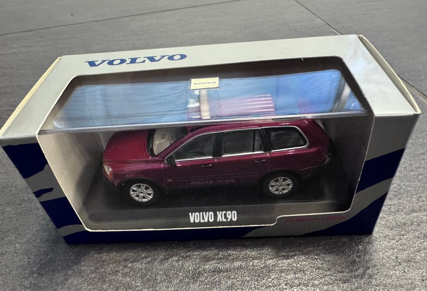 Minichamps / Pauls Model Art Volvo XC90 bordeau 1:43, Hobby en Vrije tijd, Ophalen of Verzenden, Nieuw, Auto, MiniChamps