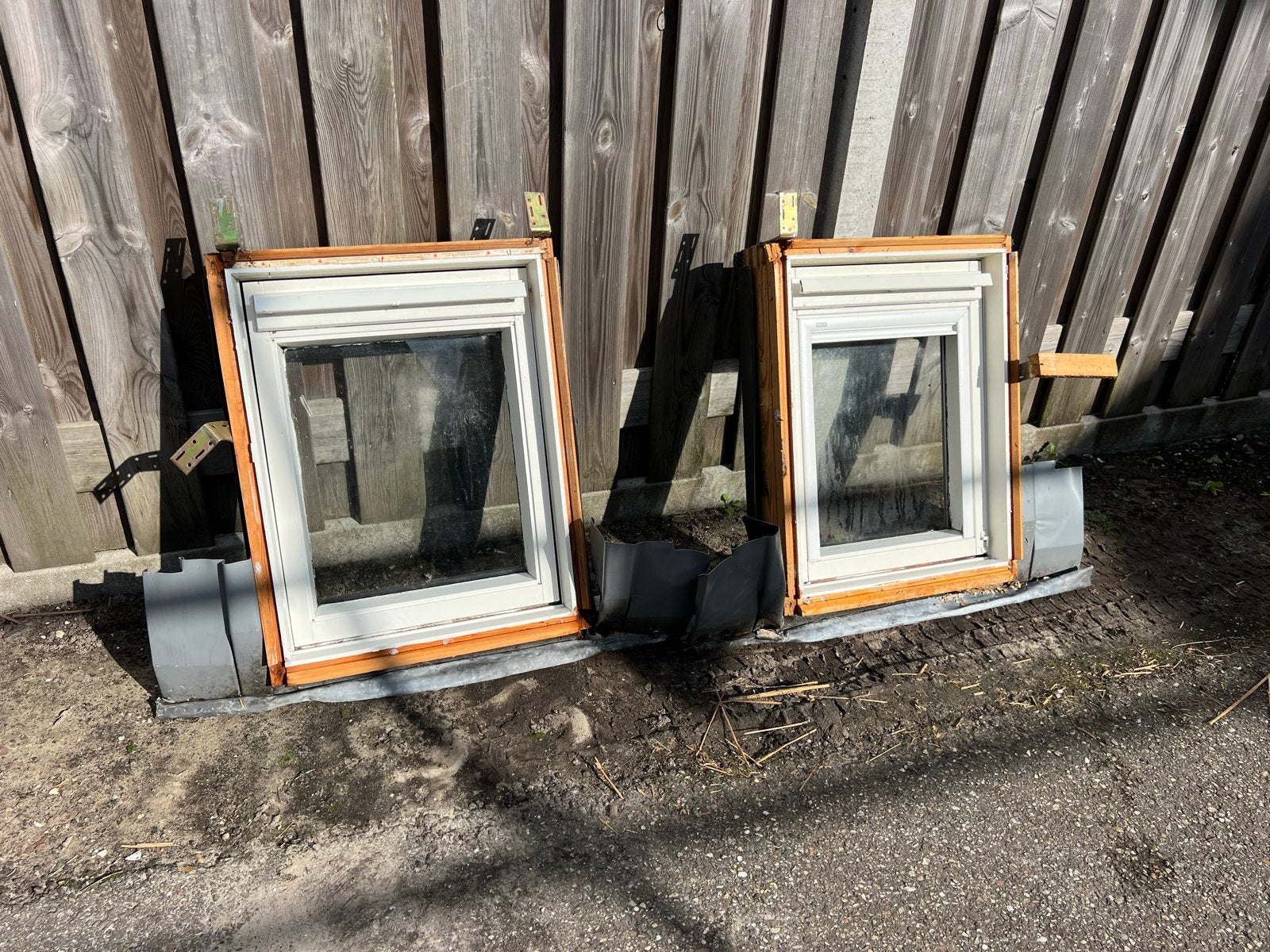 Twee Velux dakramen met toebehoren, Ophalen, Gebruikt, Dakraam, Minder dan 80 cm